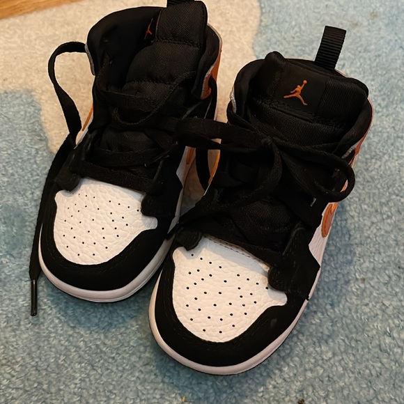 Toddler Air Jordan 1 Mid ‘Shattered Backboard’ - Picture 2 of 3